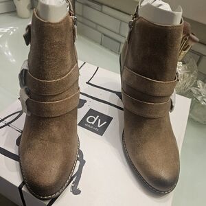 Dolce Vita Women's Brown Ankle Boots